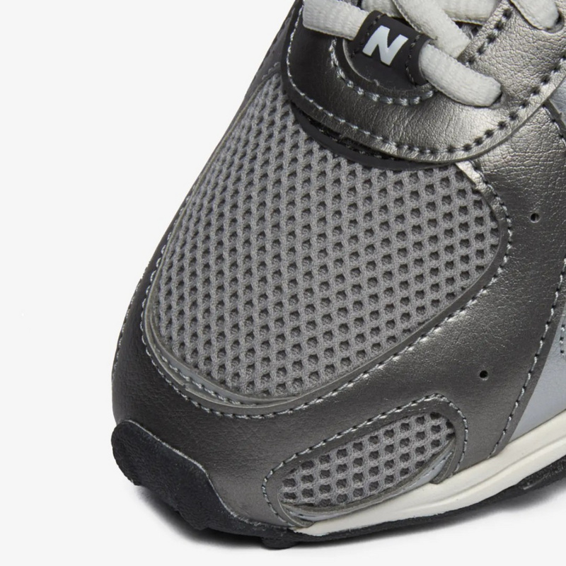 Изображение New Balance 204L 'Silver Metallic'