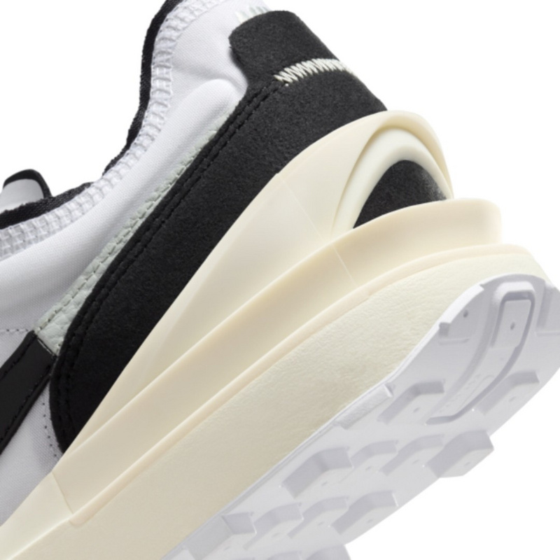 Изображение Nike Waffle One SE Split 'Black White'
