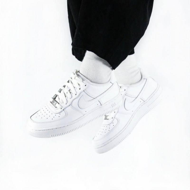 Изображение Nike Air Force 1 Low LE (GS) 'Triple White'
