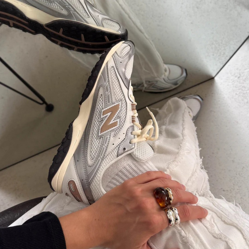 Изображение New Balance 204L 'White Silver Tan'